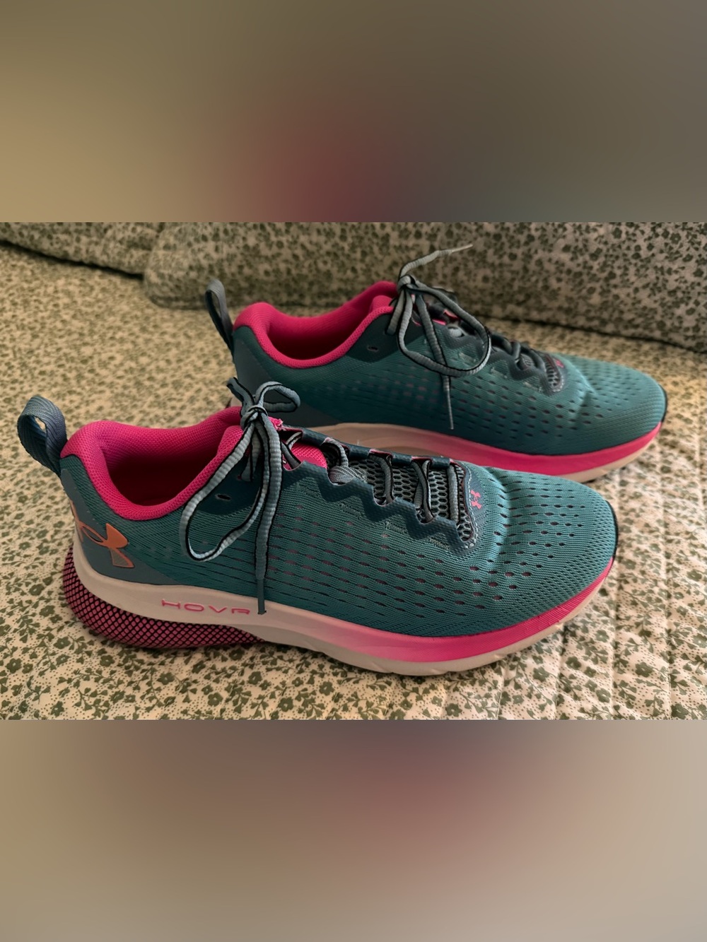 Under Armour Hovr Turbulence Women’s Athletic Shoes - Size 8-1/2M